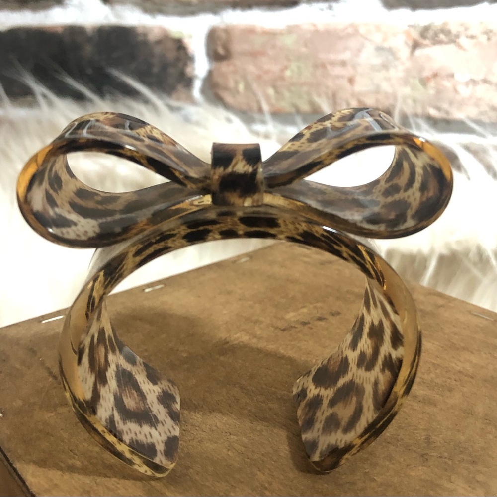 Super cute Vintage Style bracelet Leopard EUC